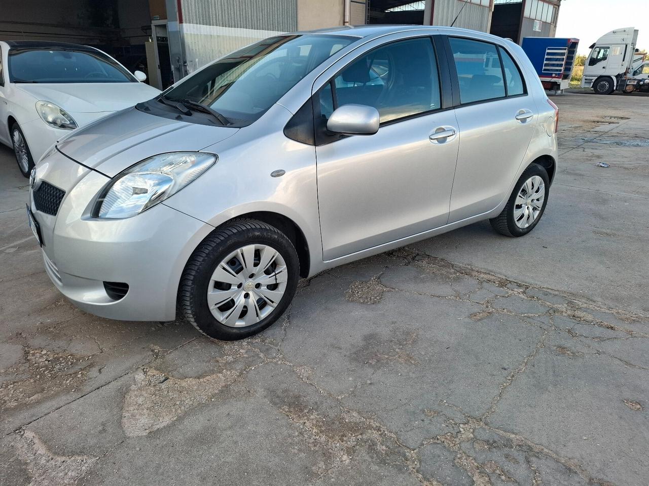 TOYOTA YARIS 1.0 BENZINA 5 PORTE - 2008