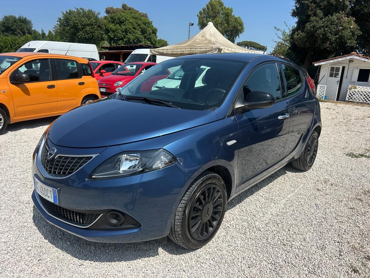 Lancia Ypsilon 1.0 FireFly 5 porte S&S Hybrid Silver