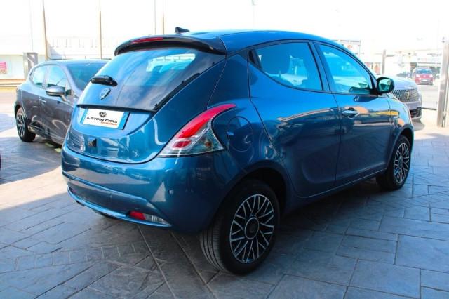 Lancia Ypsilon III 1.0 firefly hybrid 70cv con CarPlay