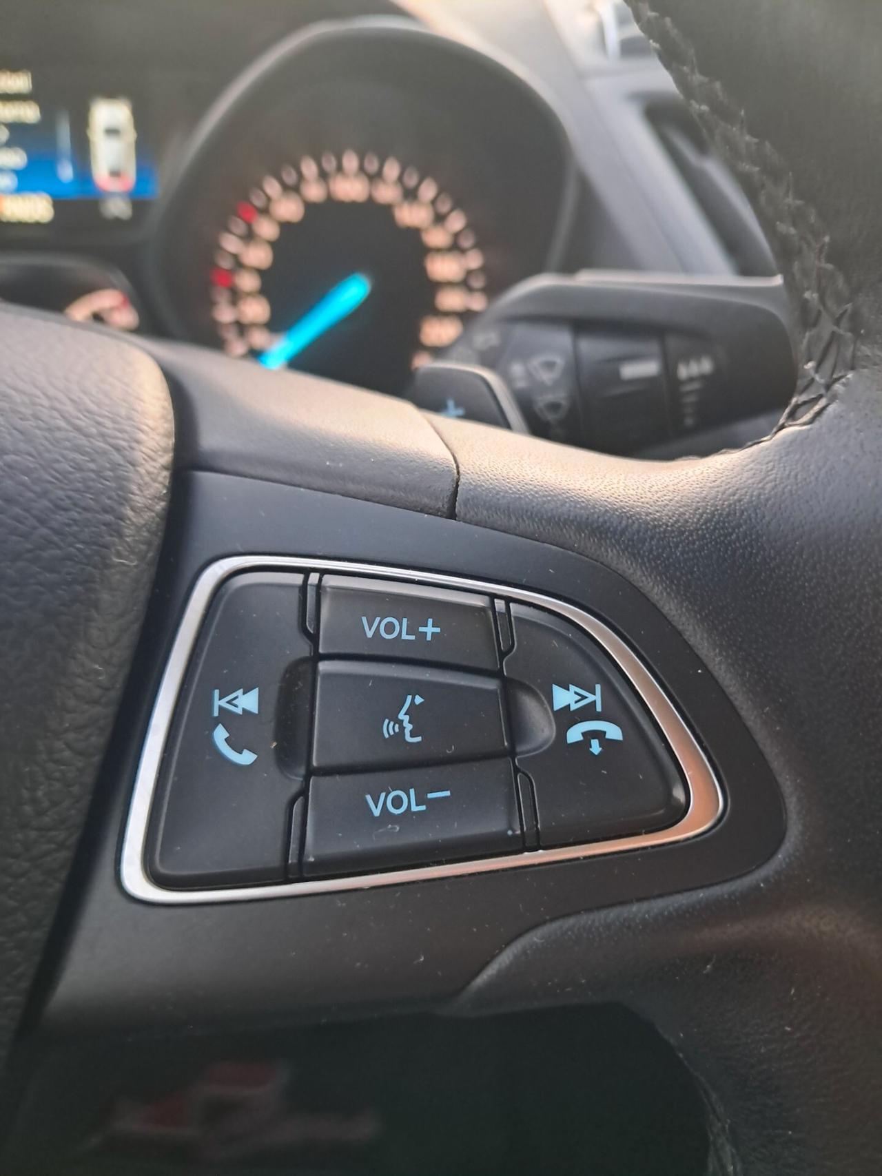Ford Kuga 2.0 TDCI 150 cv 4WD Powershift Titanium *NAVY-CRUISE*