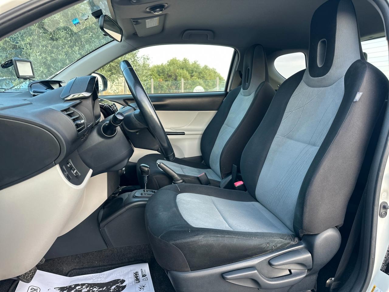 Toyota iQ 1.0 Lounge CVT 2012 Automatica