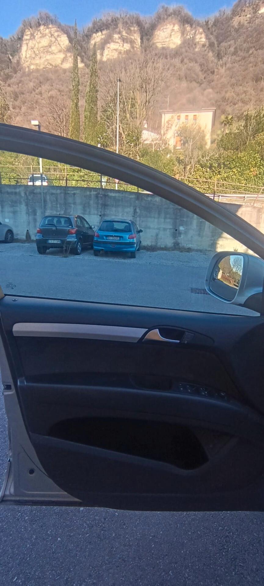 Audi Q7 3.0 V6 TDI 233CV quattro tiptronic S-LINE 7 POSTI