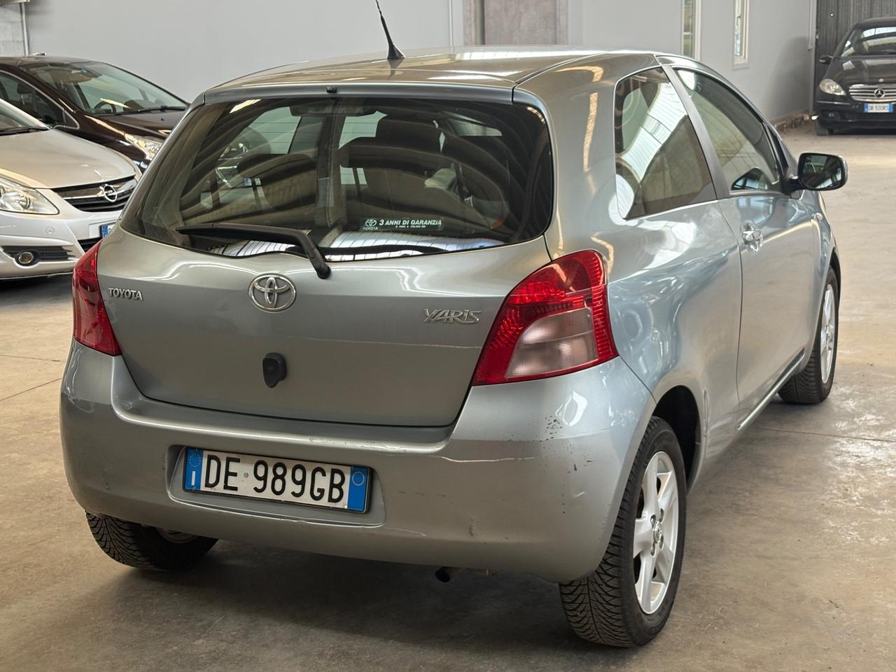 Toyota Yaris 1.0 3 porte Sol