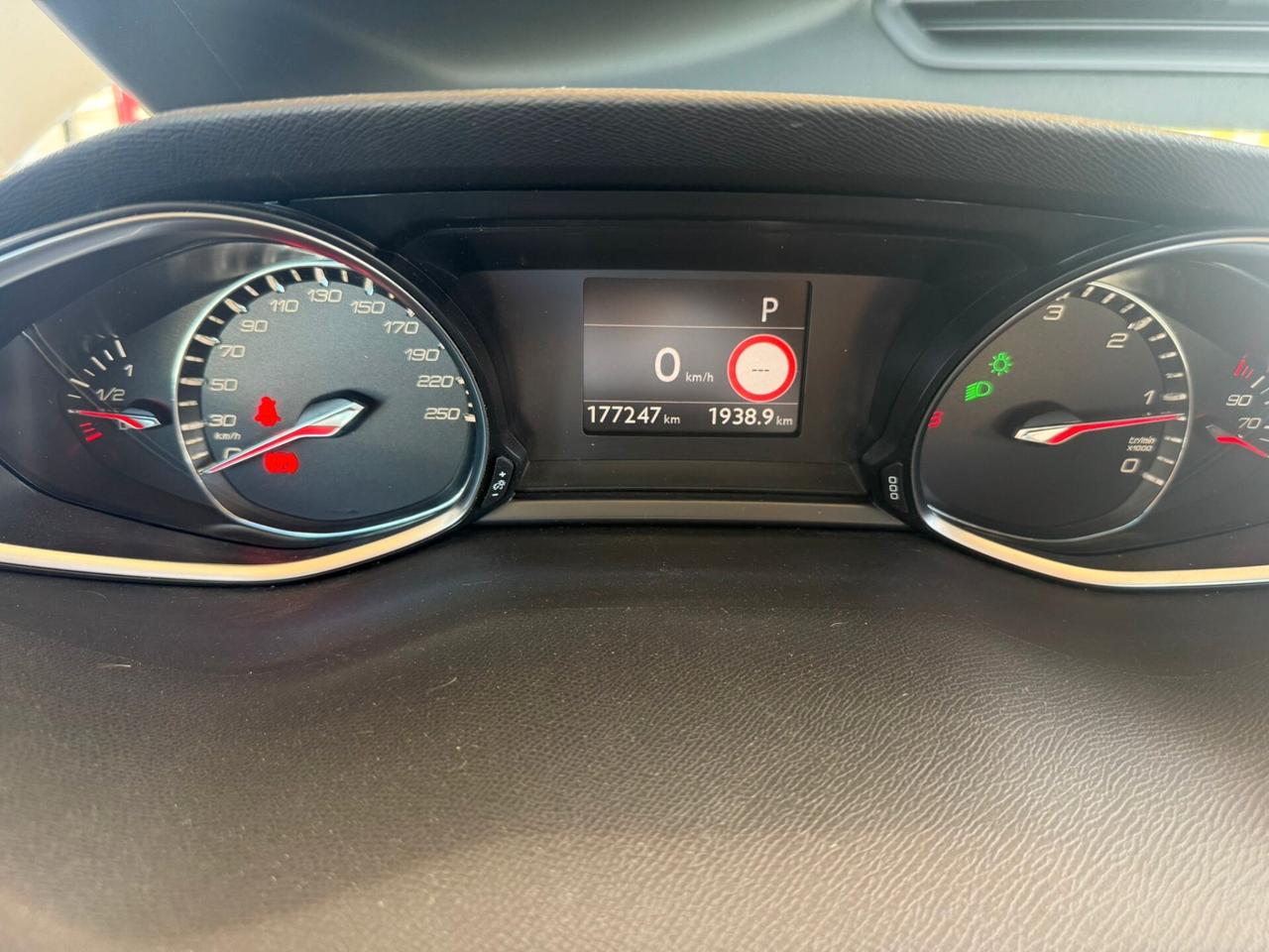 Peugeot 308 BlueHDi 120 S&S EAT6 SW Active
