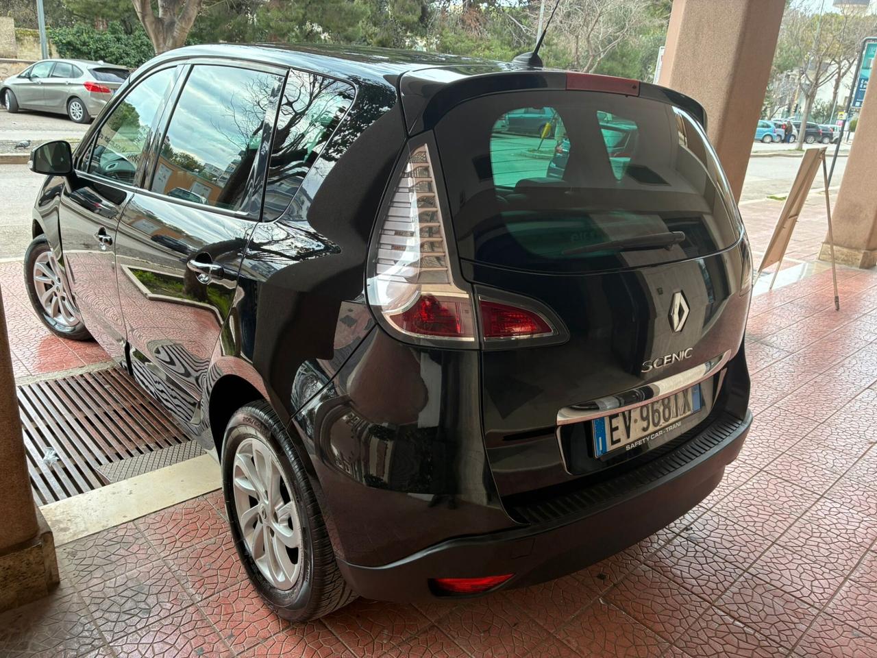 Renault Scenic XMod 1.5dCi110CV perfetta-14