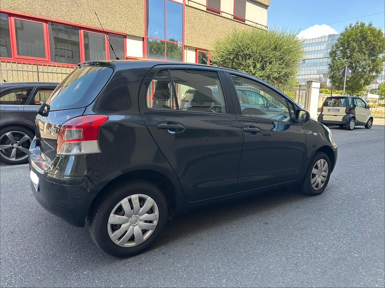 Toyota Yaris 1.0 5 porte - ok neopatentati - 56000 km