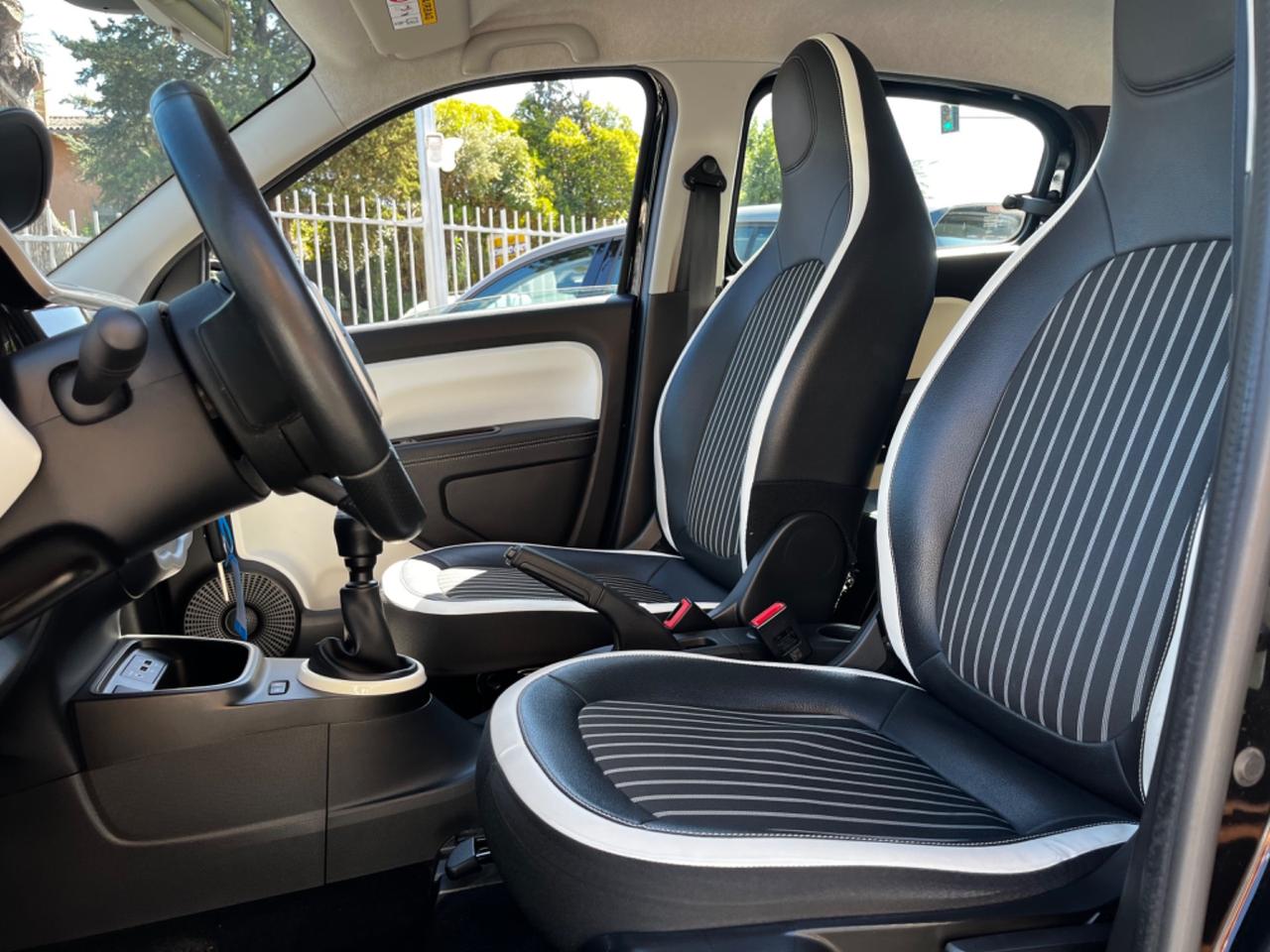 Renault Twingo 2020 57.000KM 1.0 BENZ