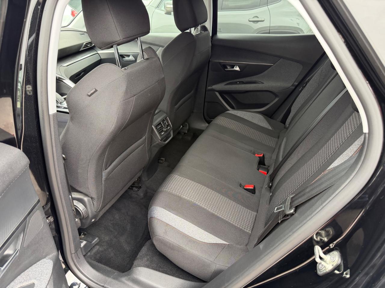 Peugeot 3008 BlueHDi 130 S&S Allure