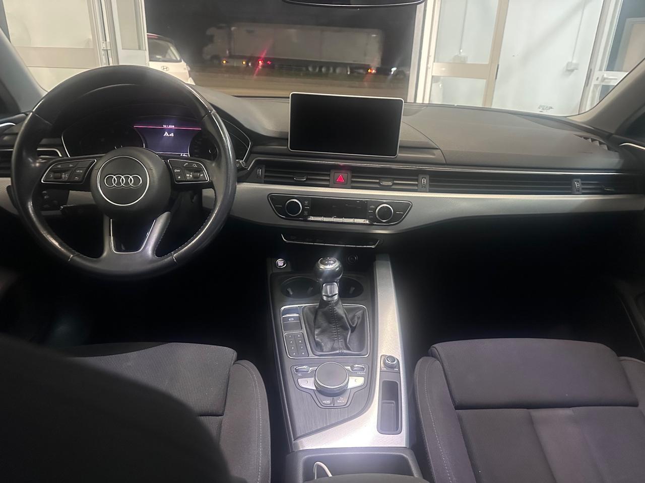 Audi A4 2.0 TDI 190 CV S Line