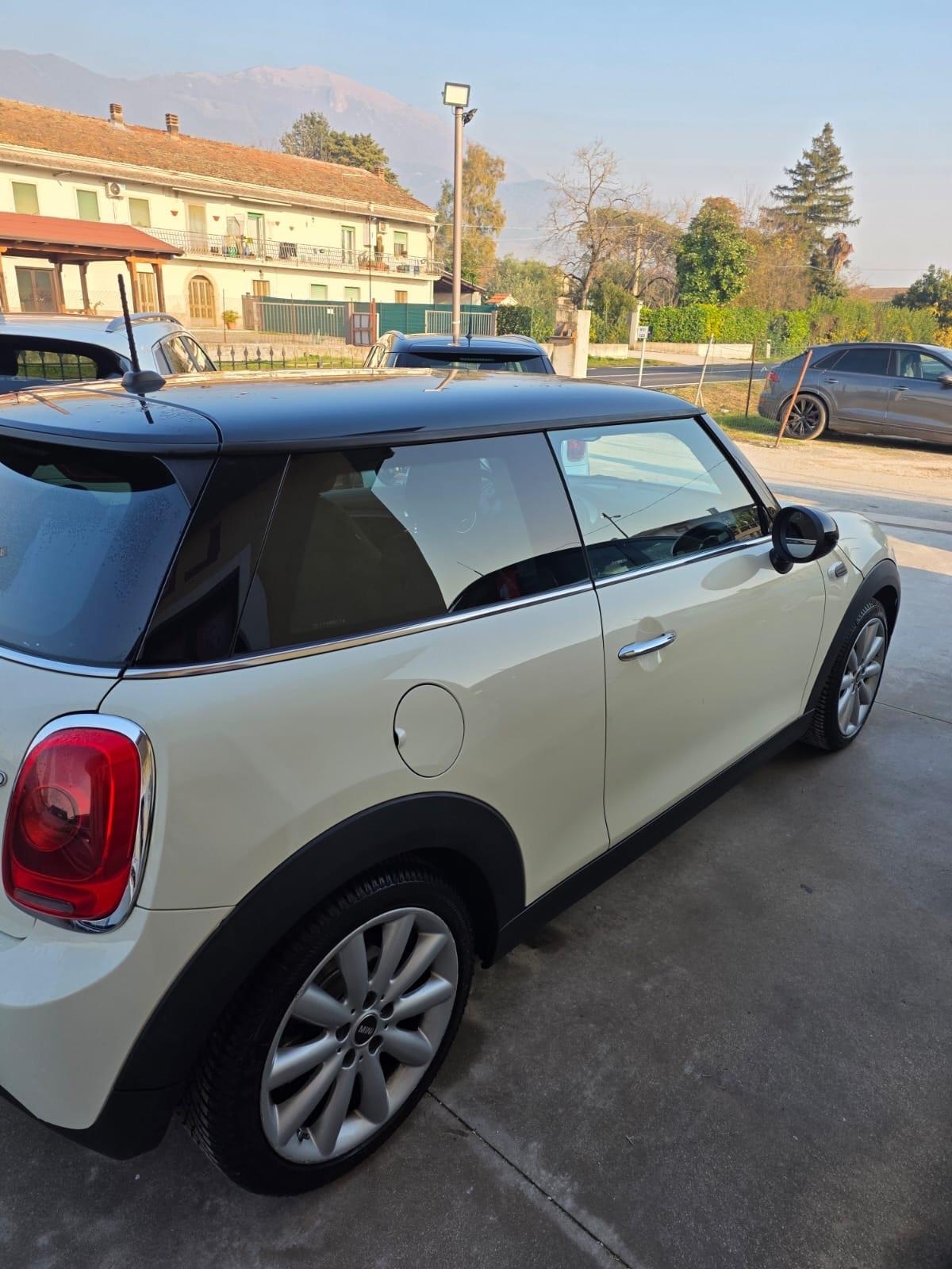 Mini 1.5 Cooper D 5 porte cambio automatico garanzia 12 mesi!!!