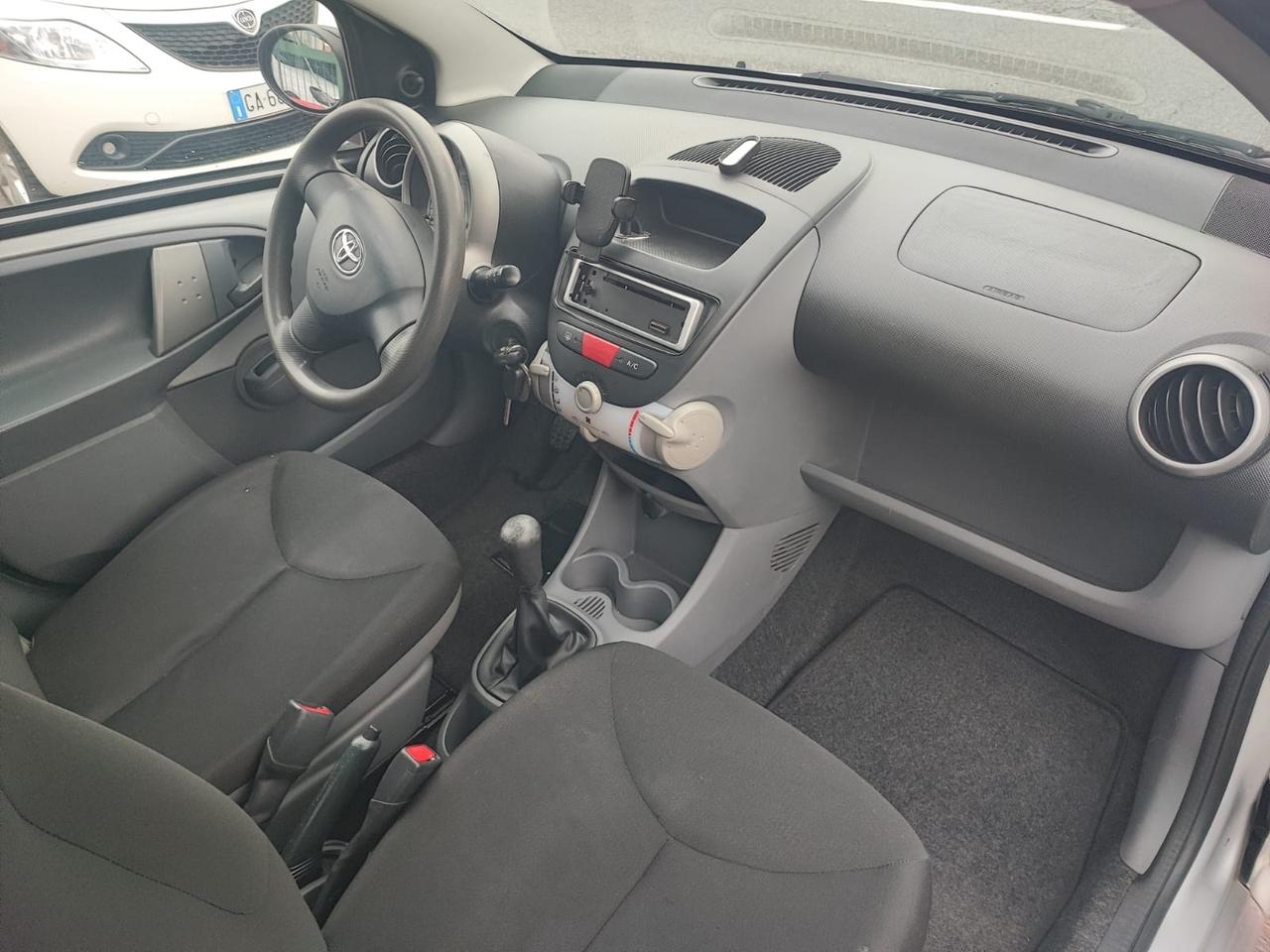 Toyota Aygo 1.0 12V VVT-i 5 porte Sol