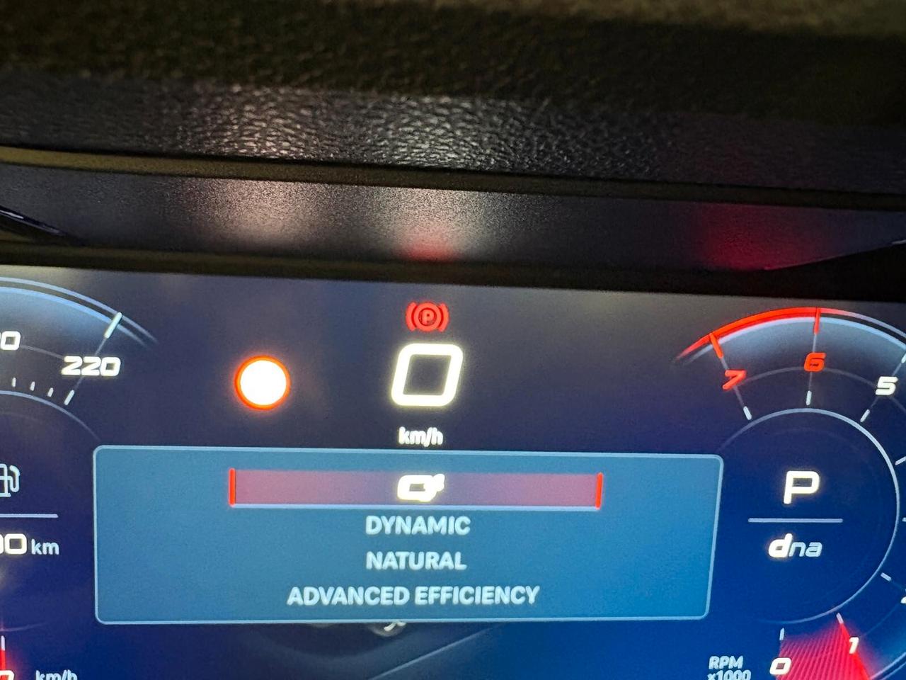Alfa Romeo Junior INTENSA Hybrid 145 eDCT6 Q4 SPOTICAR
