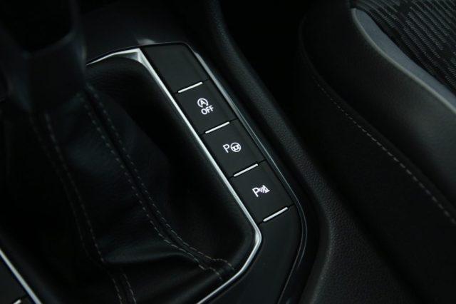 VOLKSWAGEN Tiguan 2.0 TDI 150 CV SCR DSG R-Line Black Pack/Matrix
