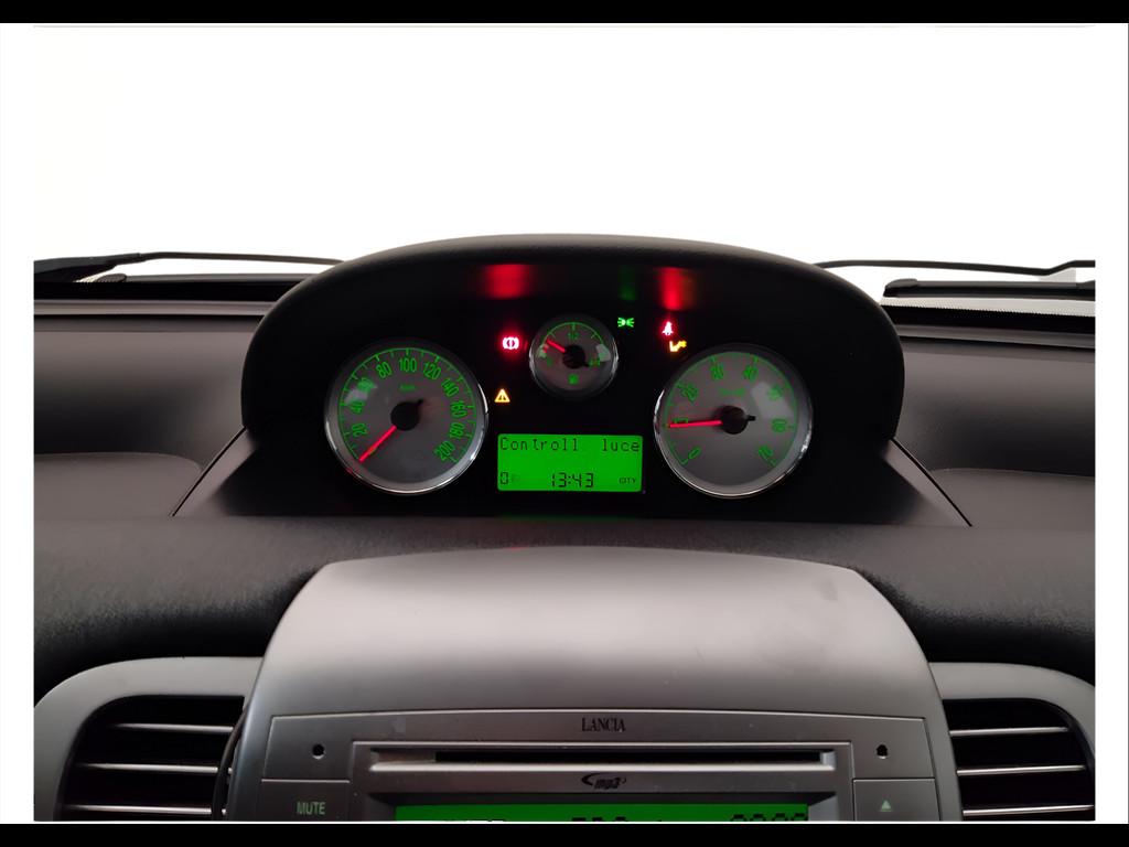 LANCIA Ypsilon II 2007 - Ypsilon 1.2 8v New Oro (oro)