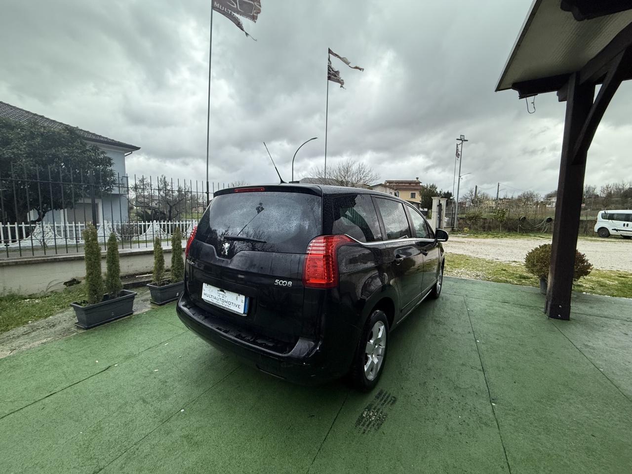 PEUGEOT 5008 1" SERIE