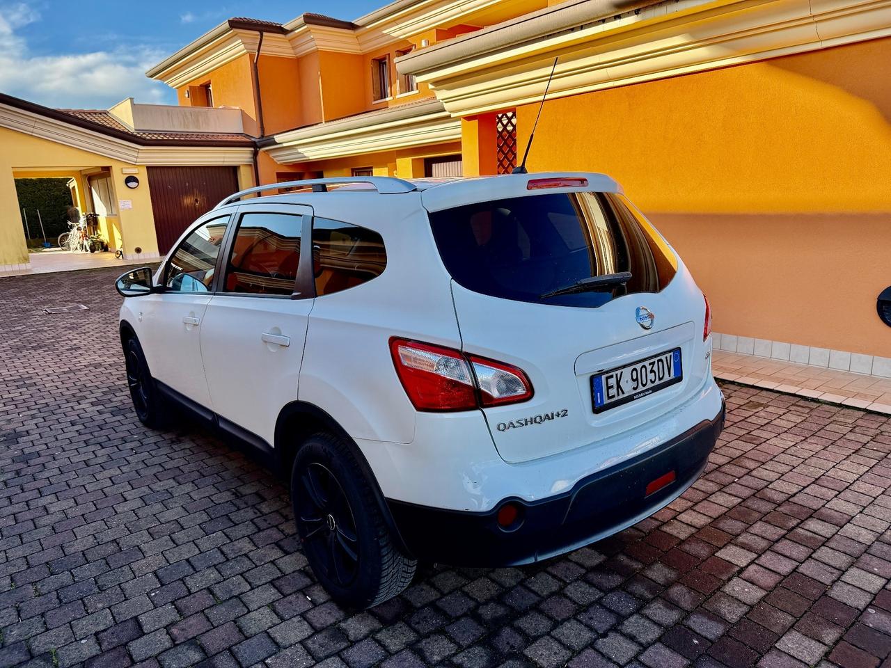 Nissan Qashqai Qashqai+2 2.0 dCi DPF 4WD aut. n-tec