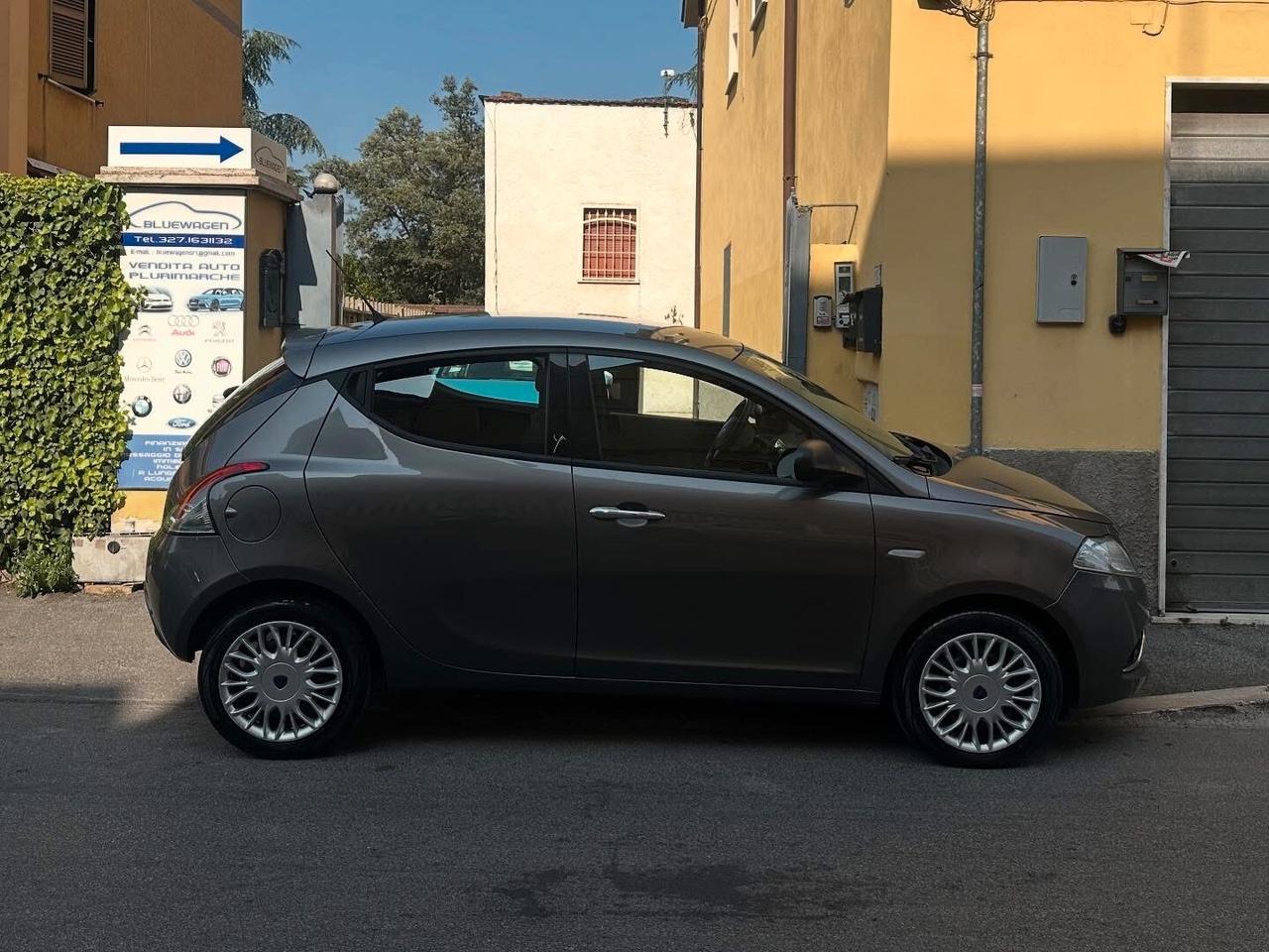 Lancia Ypsilon 1.2 69 CV 5 porte Gold