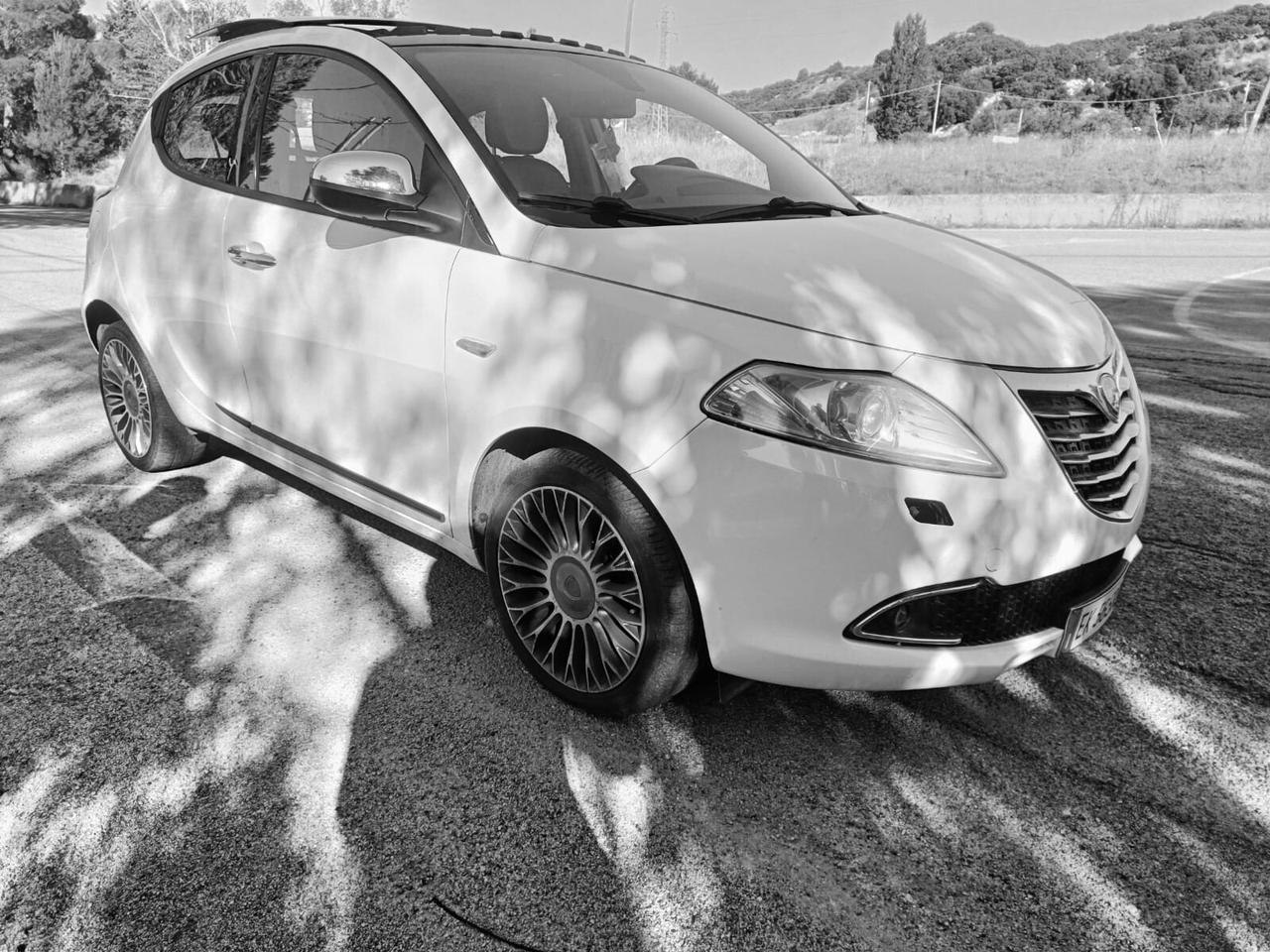 Lancia Ypsilon 1.3 MJT 16V 95 CV 5 porte S&S Gold