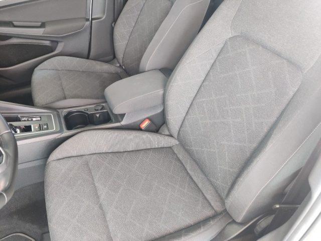 VOLKSWAGEN Golf 1.0 eTSI EVO DSG Life HYBRID CAMBIO AUTOMATICO