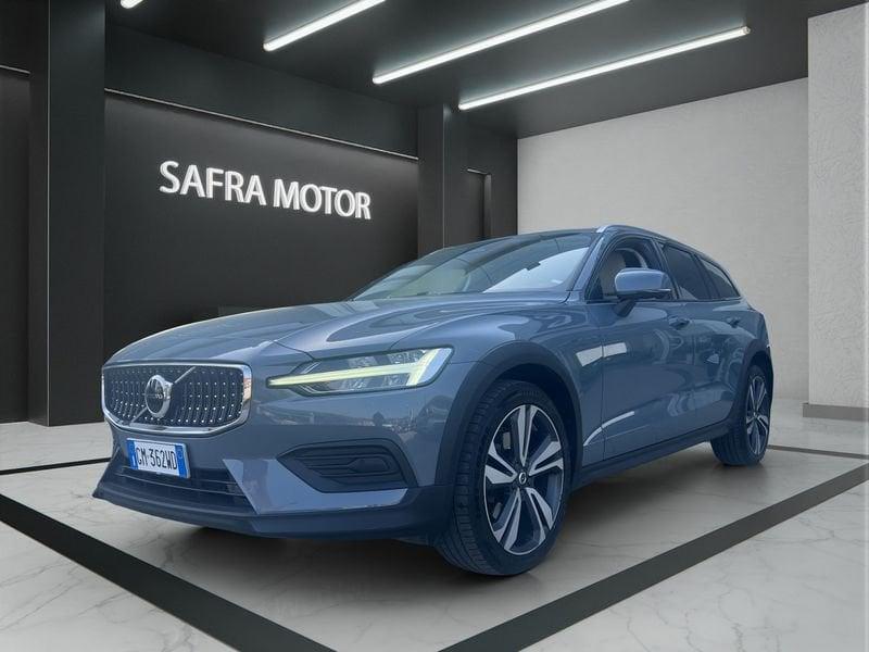 Volvo V60 Cross Country B4 D AWD autom. PLUS