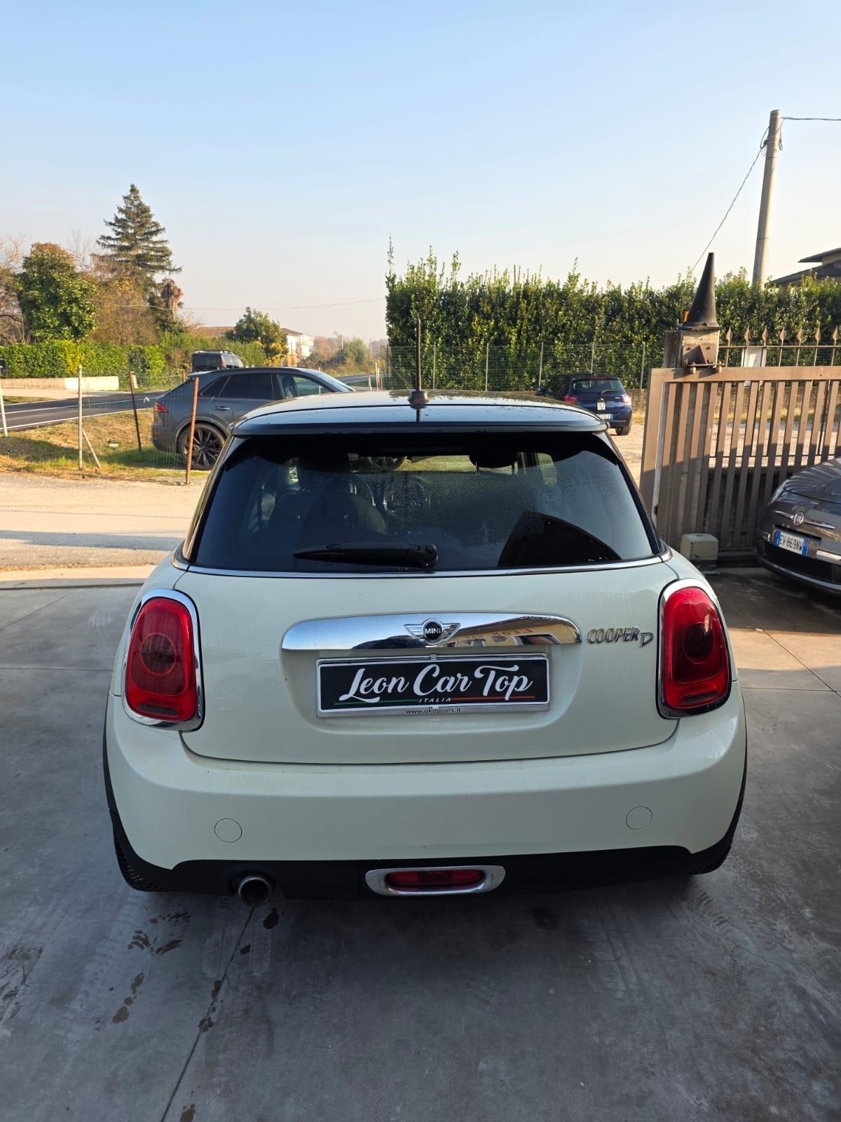 Mini 1.5 Cooper D 5 porte cambio automatico garanzia 12 mesi!!!