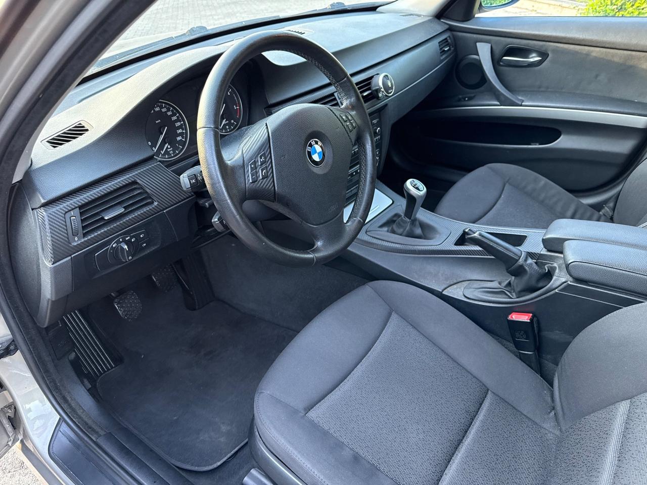 Bmw 320d 177CV E91 MOTORE BATTE !