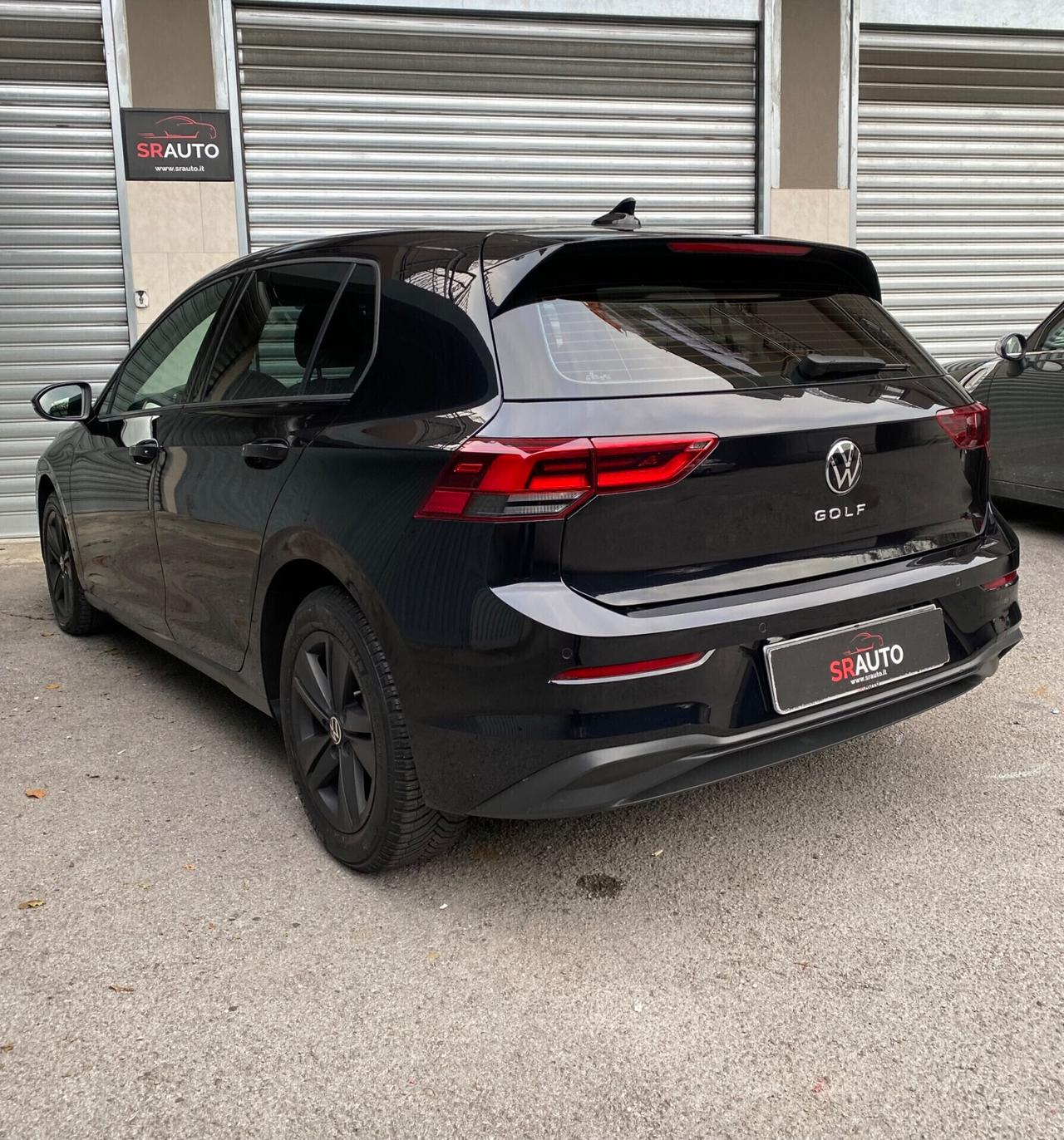 Volkswagen Golf 8 1.0 TSI 90cv - OK NEOPATENTATI