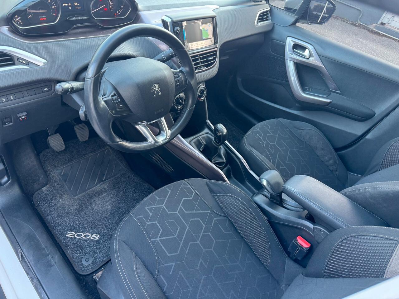 Peugeot 2008 1.2 GPL Allure NAVI