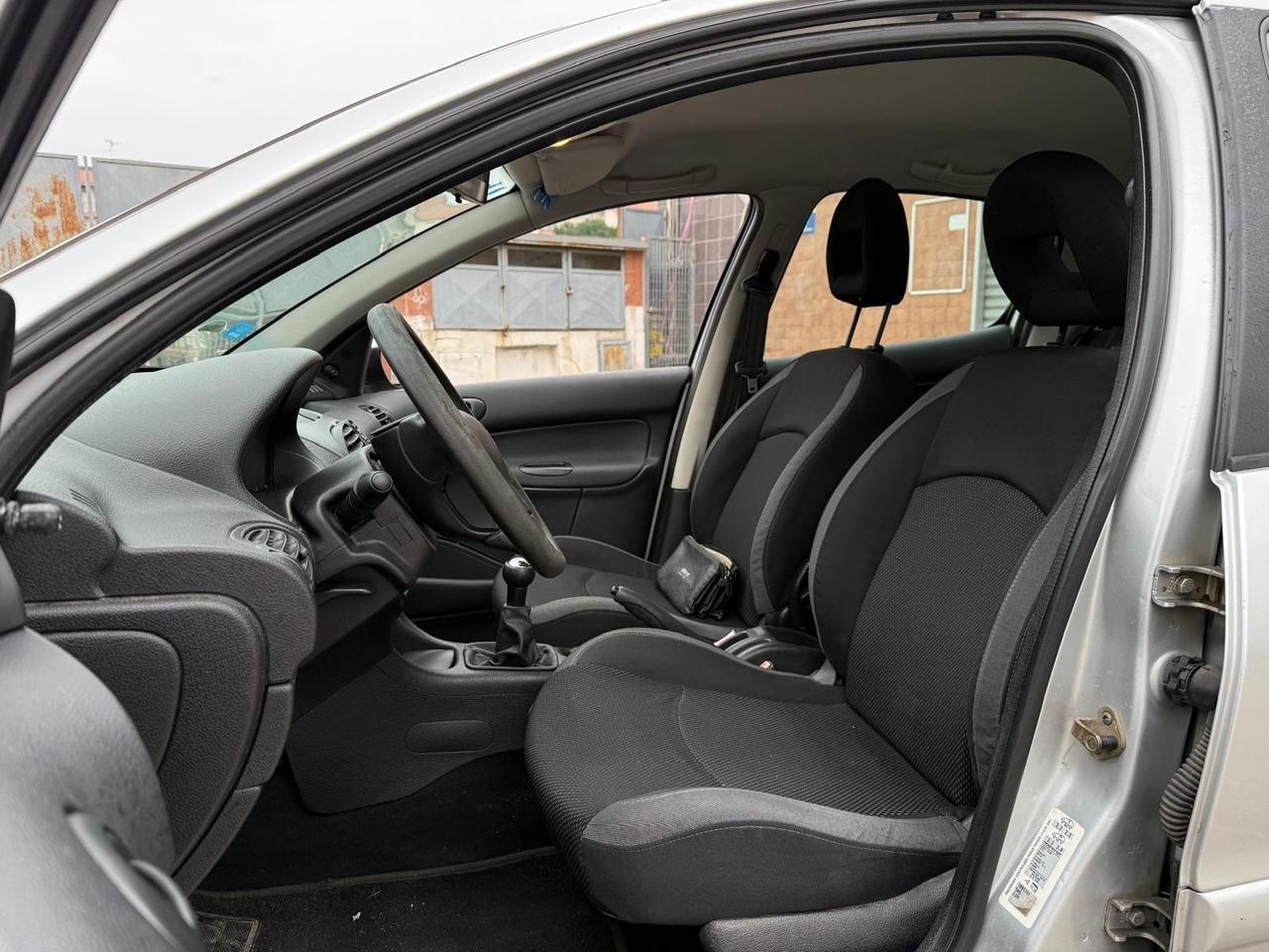 Peugeot 206 1.4 5p. CON 100MILA KM PARI AL NUOVO