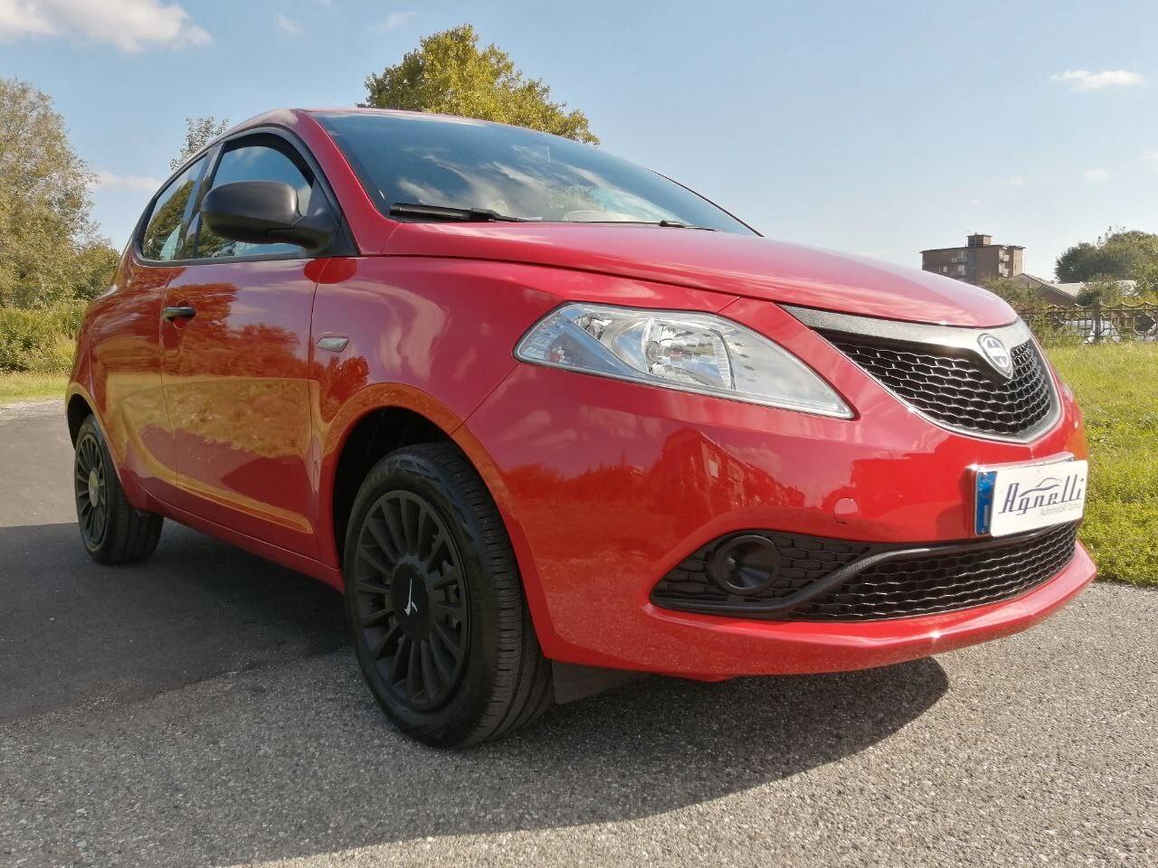 Lancia Ypsilon 1.0 FireFly 5 porte S&S Hybrid Ecochic