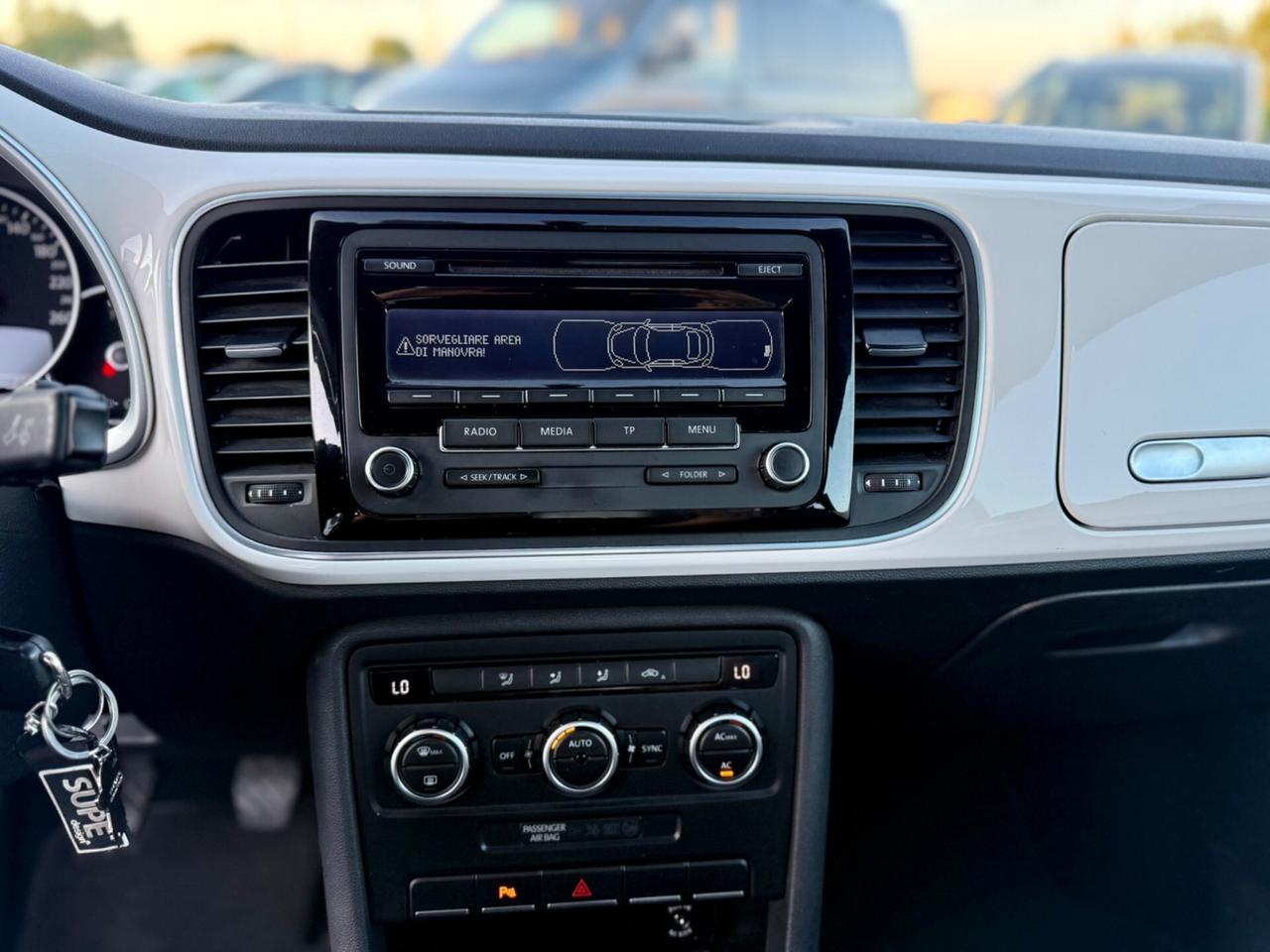 Volkswagen Maggiolino 1.6 TDI Design NEOPATENTATI