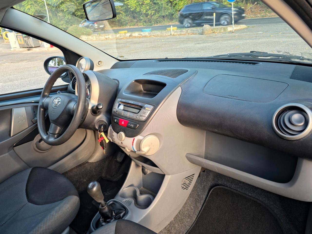 Toyota Aygo 1.0 12V VVT-i CV-68 3 porte Sol E4 Manuale NEO 2005