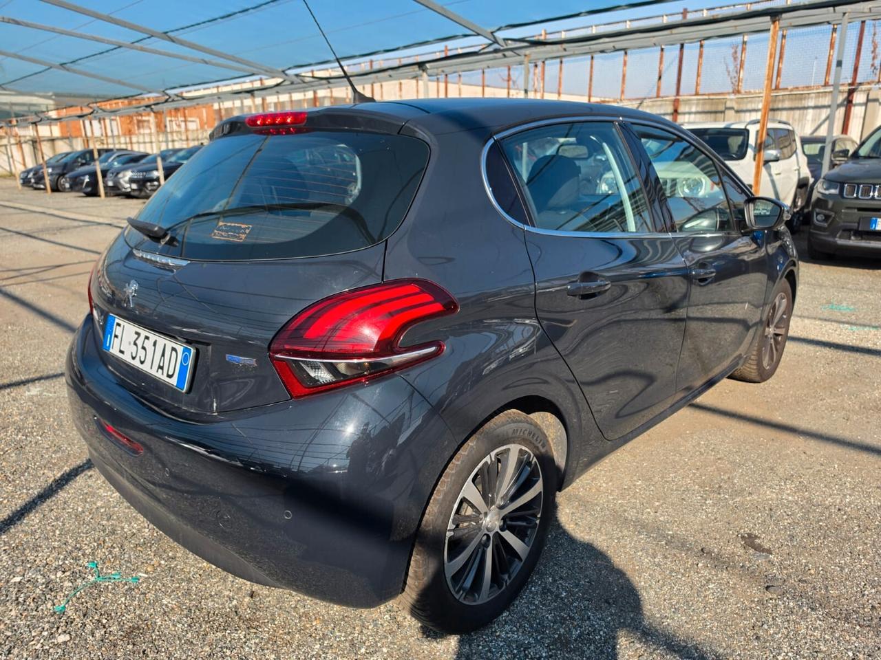 Peugeot 208 PureTech 82 5 porte Allure