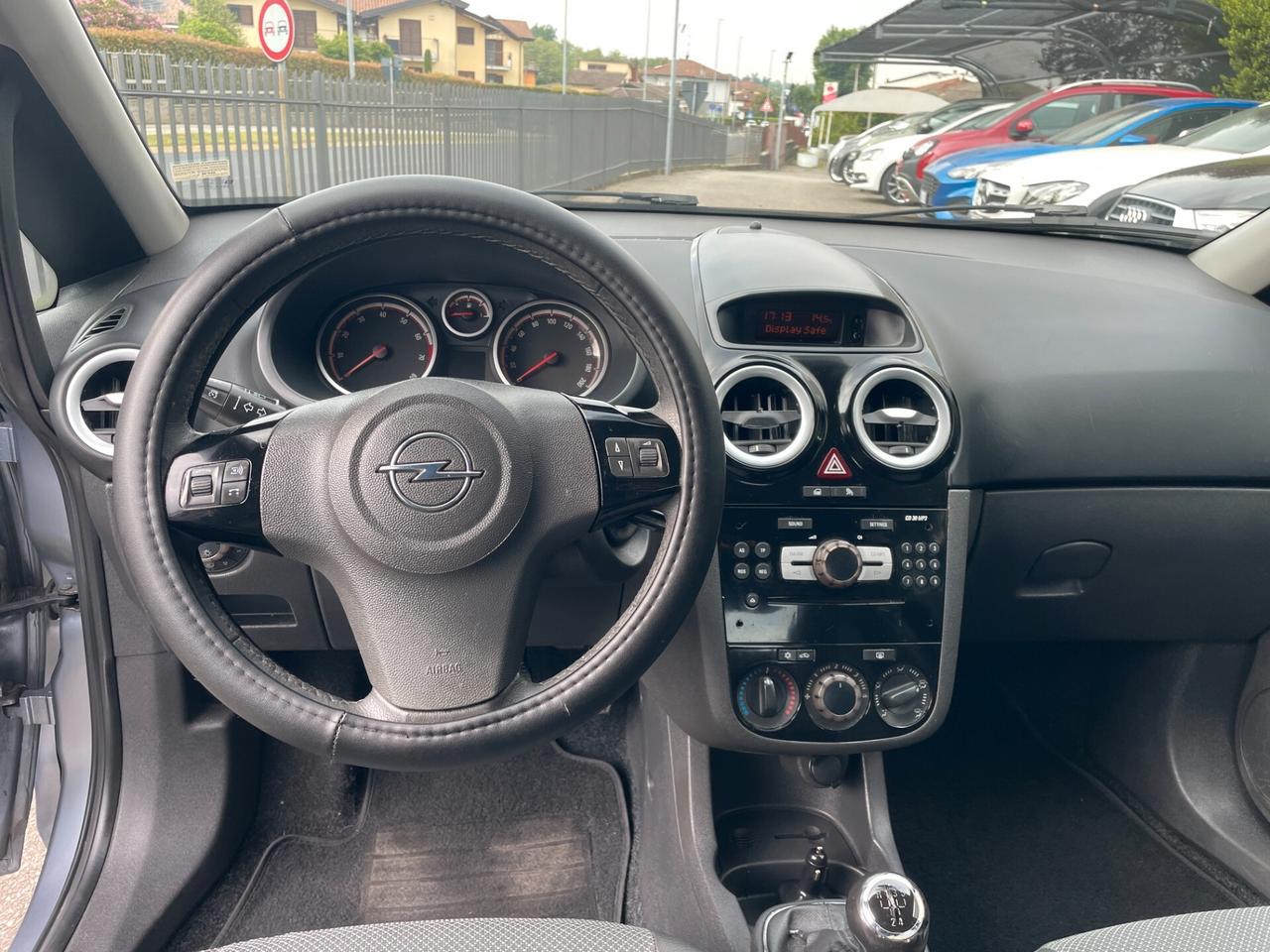 Opel Corsa 1.4 16V 5 porte Cosmo