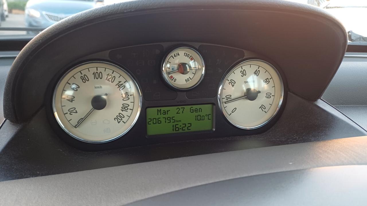 Lancia Ypsilon 1.2 16V Oro