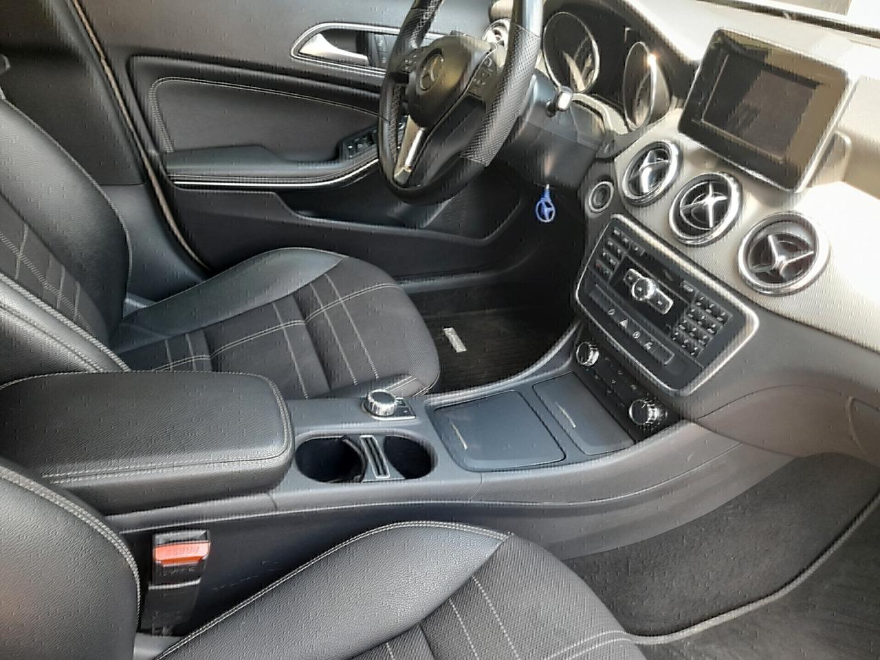 Mercedes-benz GLA 180 d Automatic Premium
