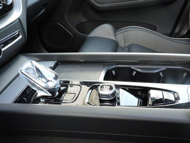 VOLVO XC60 T6 AWD PLUS DARK AUTOMATICA AZIENDALE