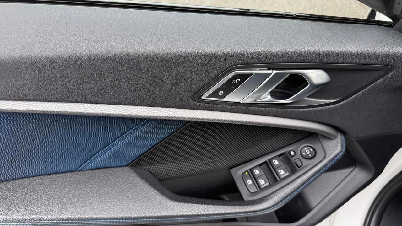 Bmw 116 116d 5p. Msport