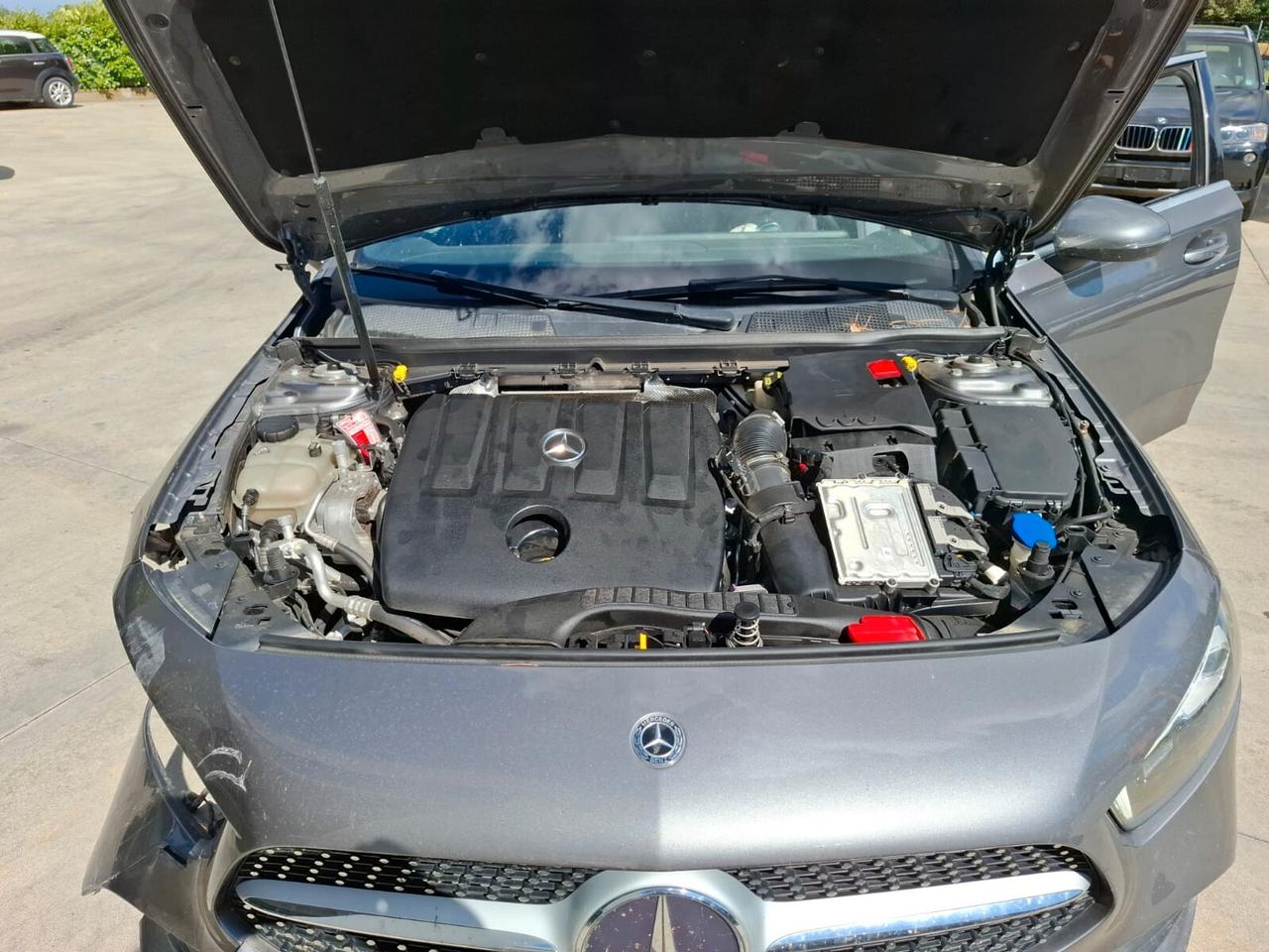 Mercedes-benz A 180 d sedan Premium auto - sinistrata