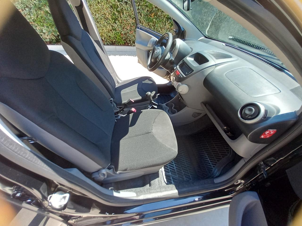 Toyota Aygo 1.0 12V UNICO P. 46000 km !!!!