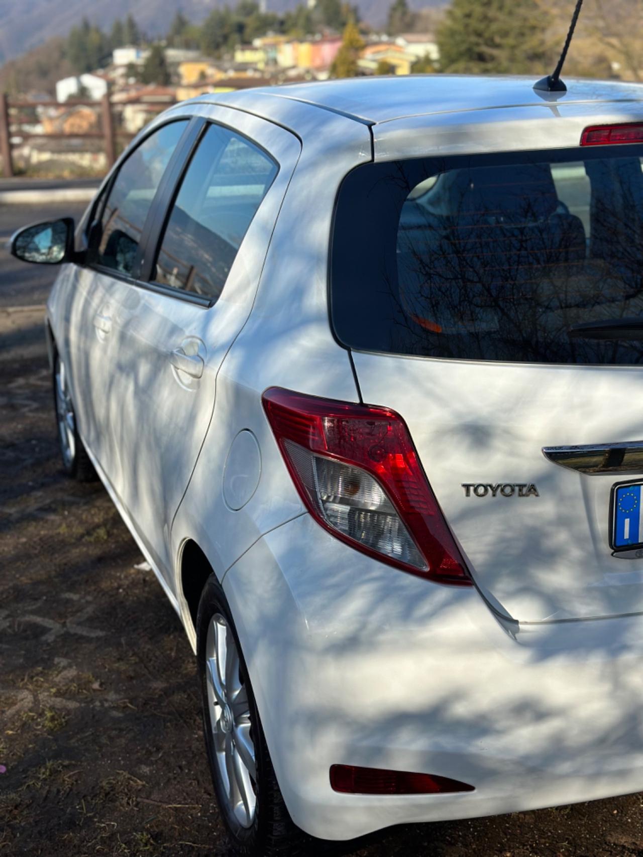 Toyota Yaris 1.0 5 porte Lounge