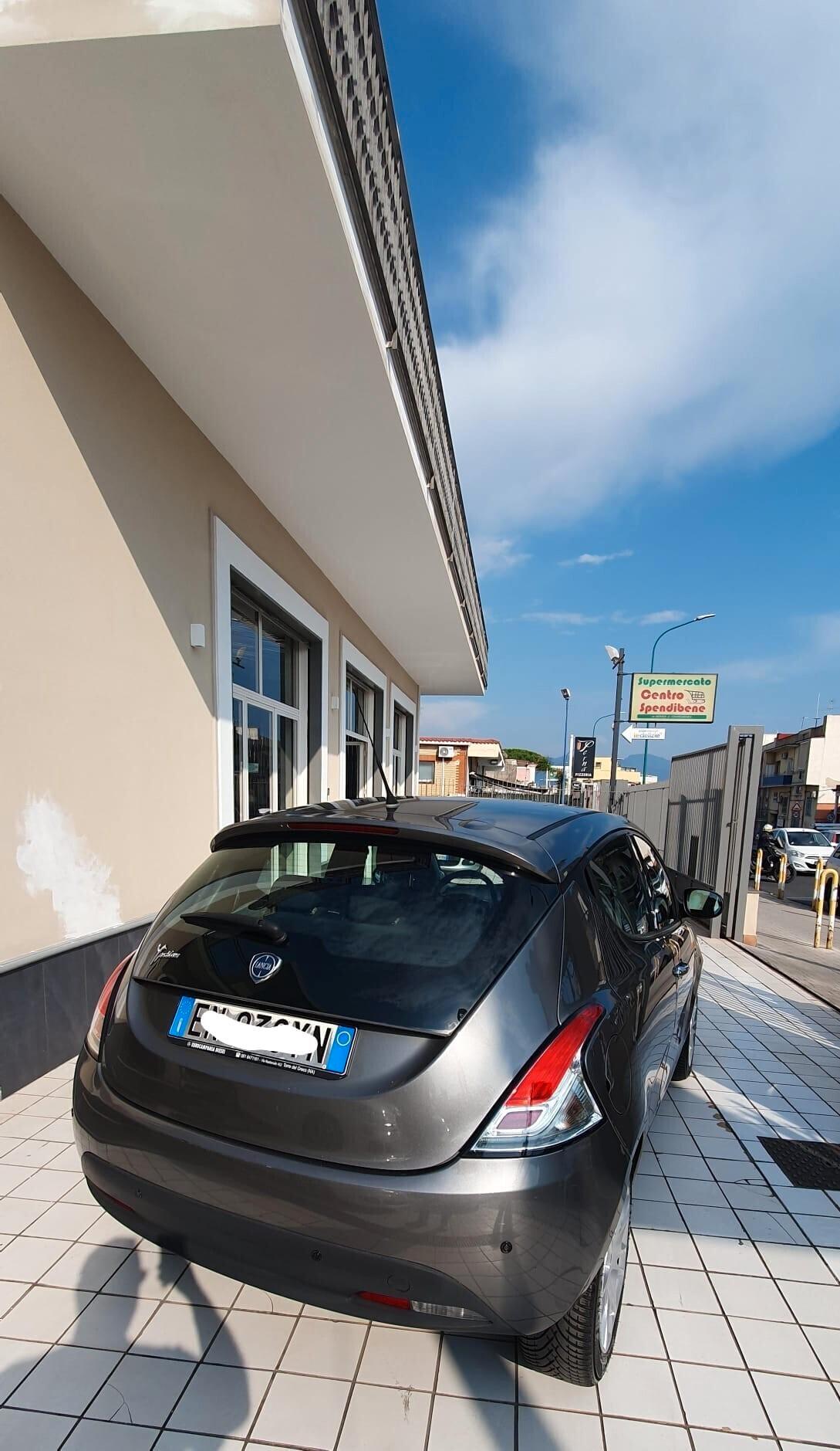 Lancia Ypsilon 1.3 MJT 95 CV Gold