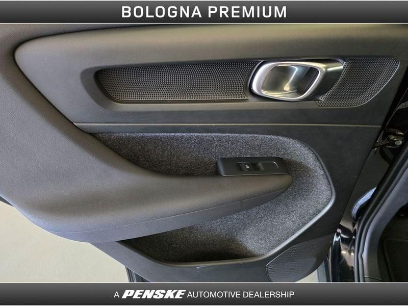 Volvo XC40 B3 automatico Ultra Black Edition