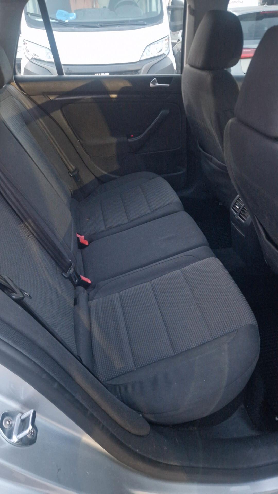 Volkswagen Golf 1.6 TDI DPF 5p. Highline