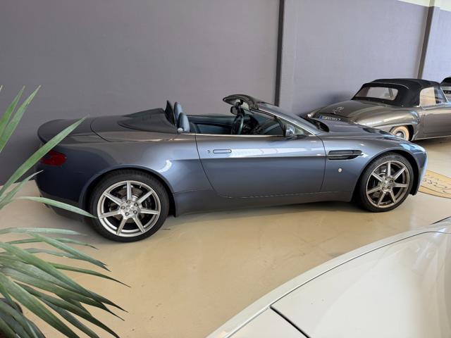 ASTON MARTIN Vantage VANTAGE ROADSTER V8