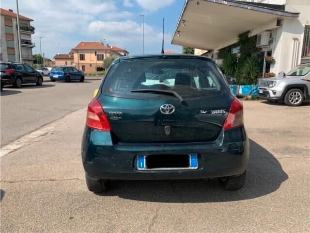 Toyota Yaris 1.0 Manuale NEOPATENTATI