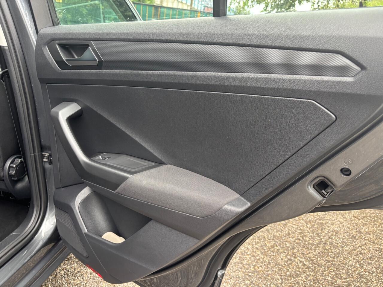Volkswagen T-Roc 1.6 TDI Business BlueMotion