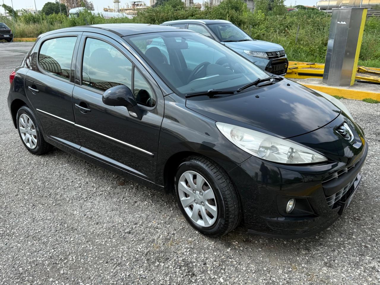 Peugeot 207 1.4 HDi 70CV 5p. Active