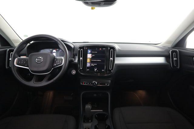 VOLVO XC40 XC40 B4 AWD Geartronic Momentum Pro