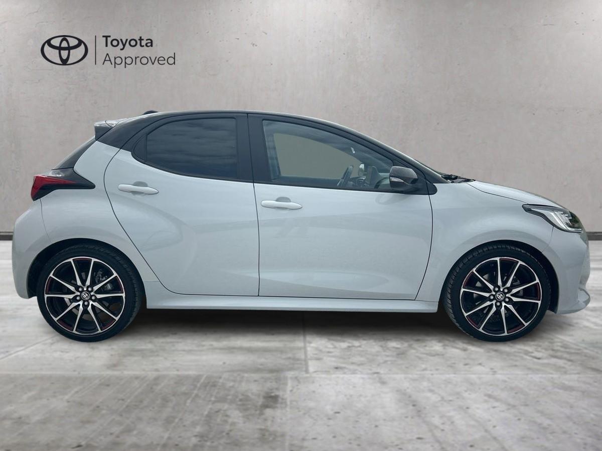 TOYOTA Yaris IV 2020 - Yaris 1.5h GR Sport